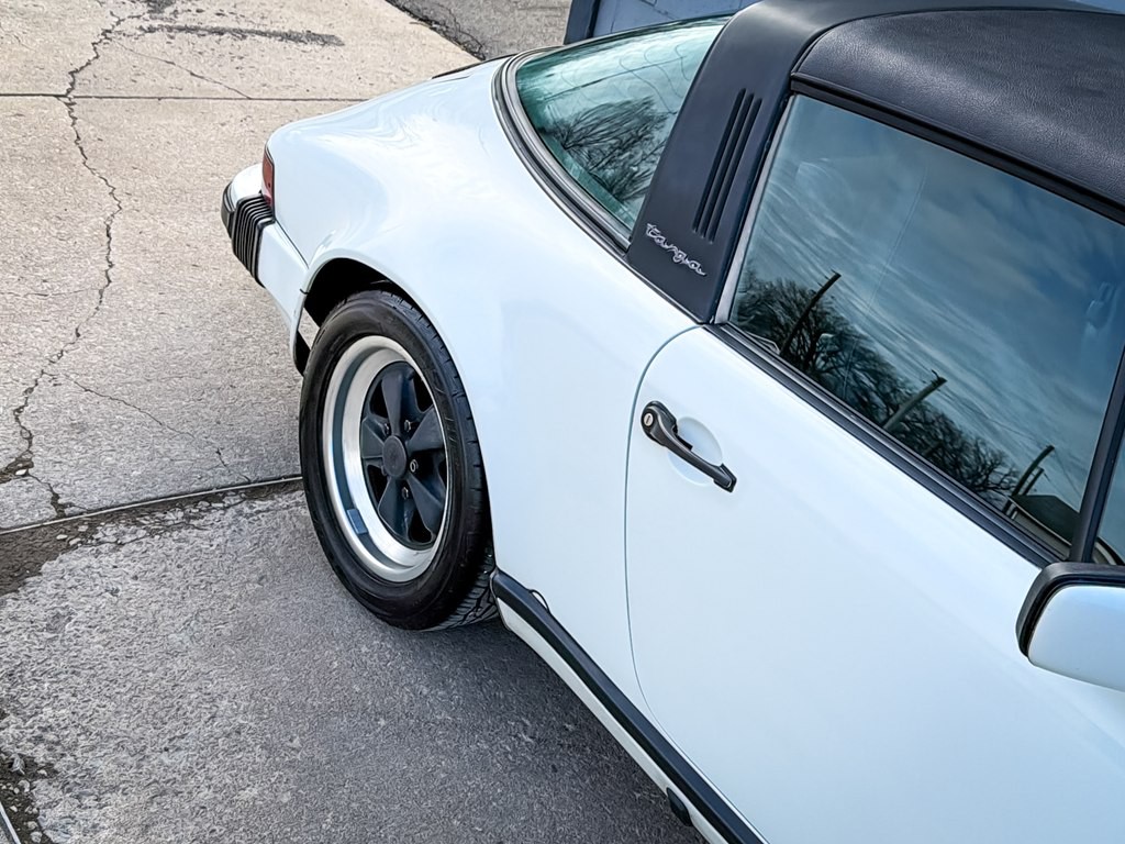 1985 Porsche 911 Image 18