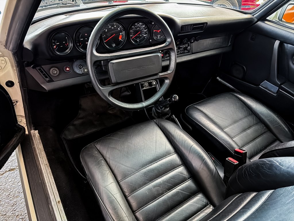 1985 Porsche 911 Image 20