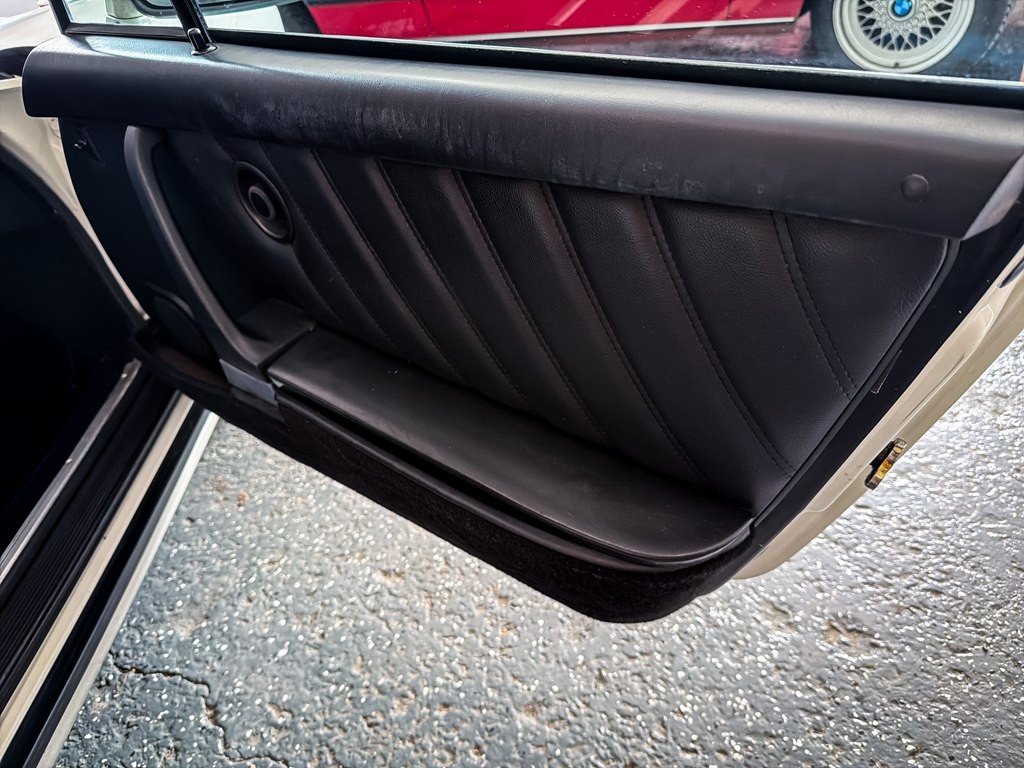 1985 Porsche 911 Image 26