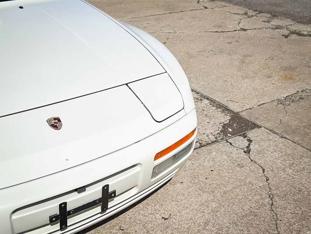 1989 Porsche 944 Image 6