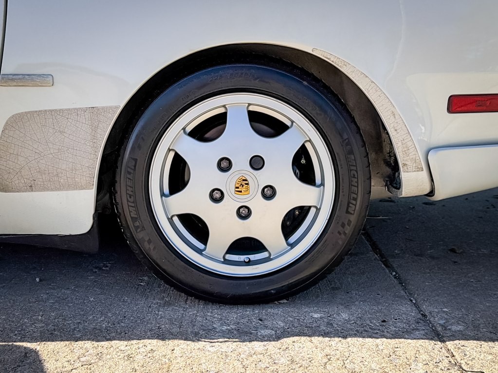 1989 Porsche 944 Image 8