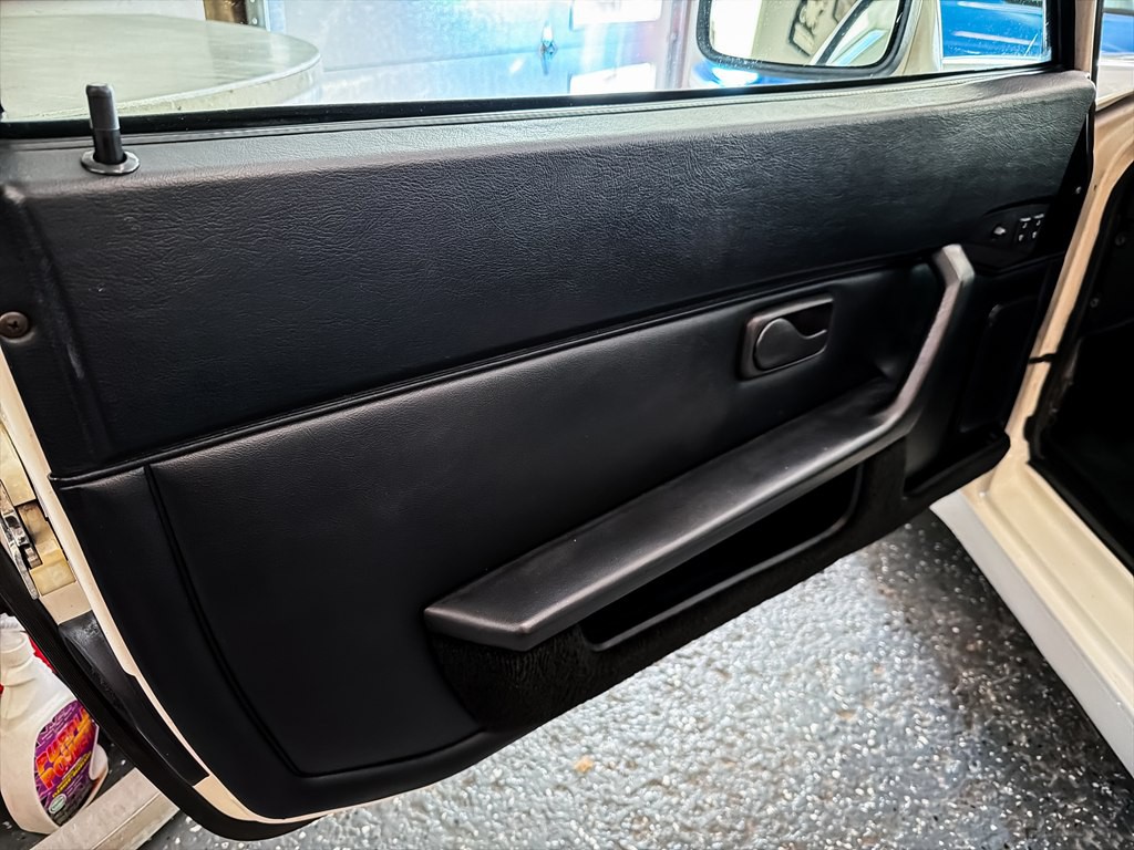 1989 Porsche 944 Image 19