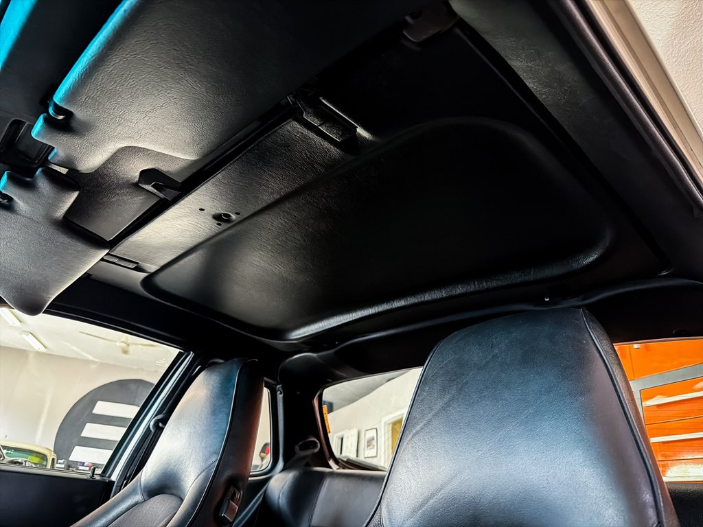 1989 Porsche 944 Image 20