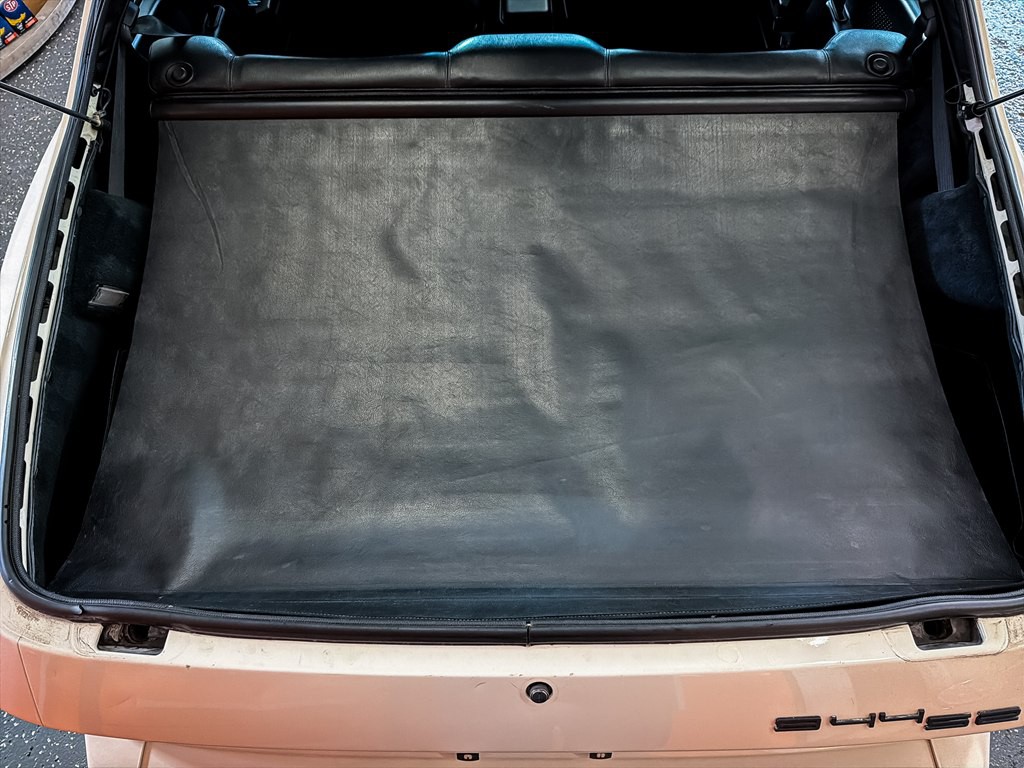 1989 Porsche 944 Image 24