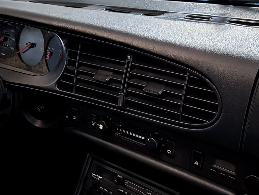 1989 Porsche 944 Image 29