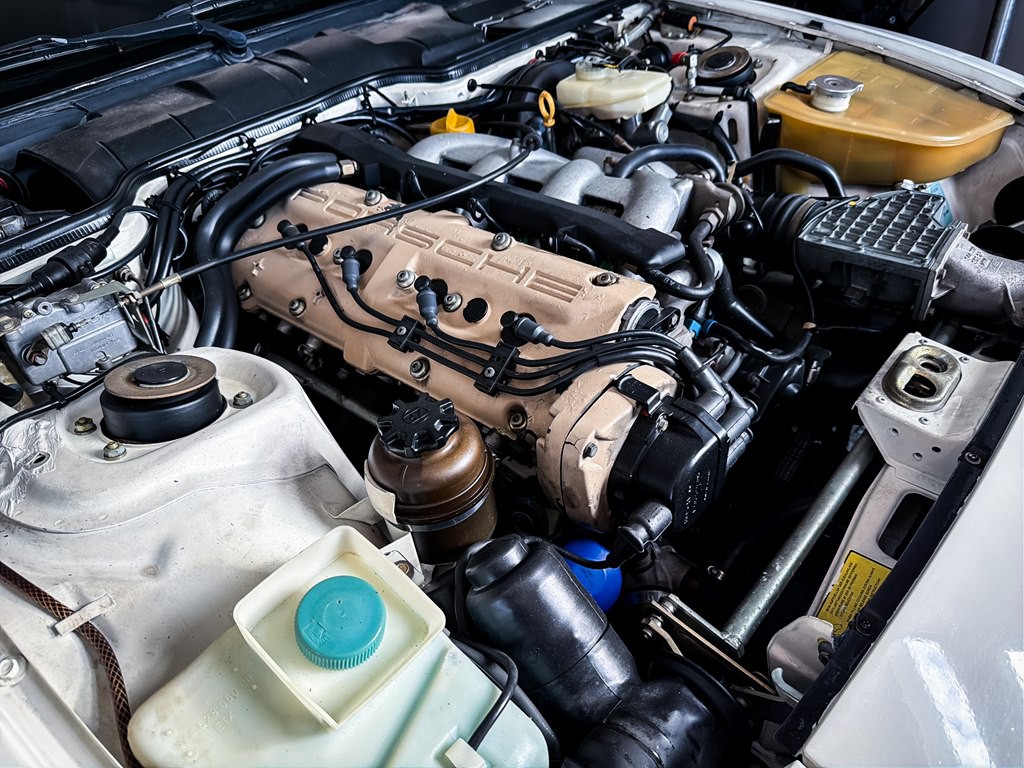 1989 Porsche 944 Image 34