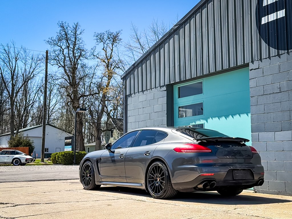 2014 Porsche Panamera Image 4