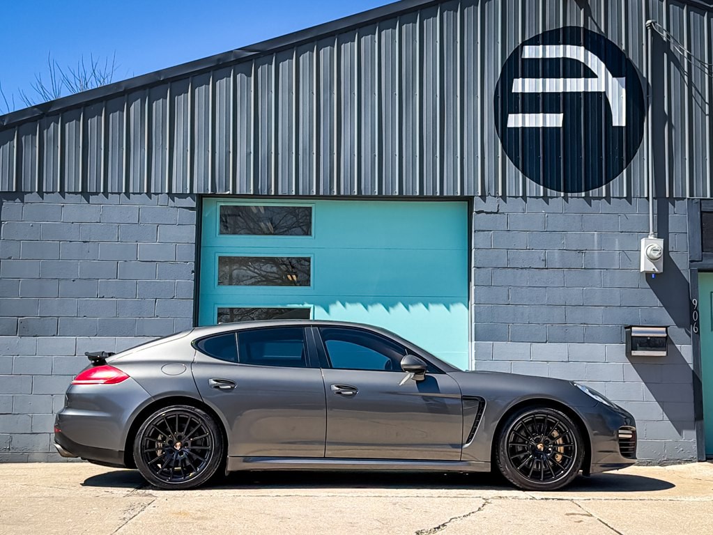 2014 Porsche Panamera Image 12