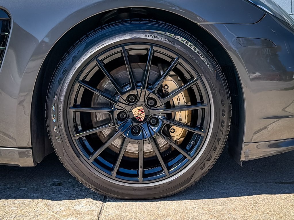 2014 Porsche Panamera Image 15