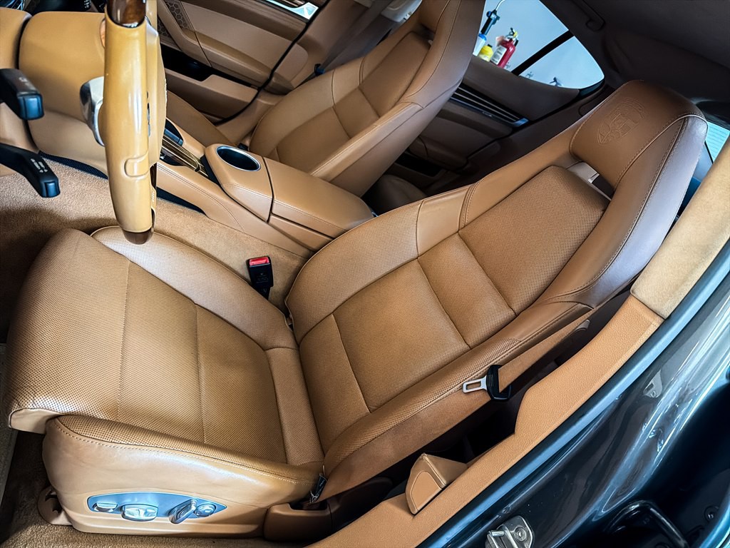 2014 Porsche Panamera Image 23