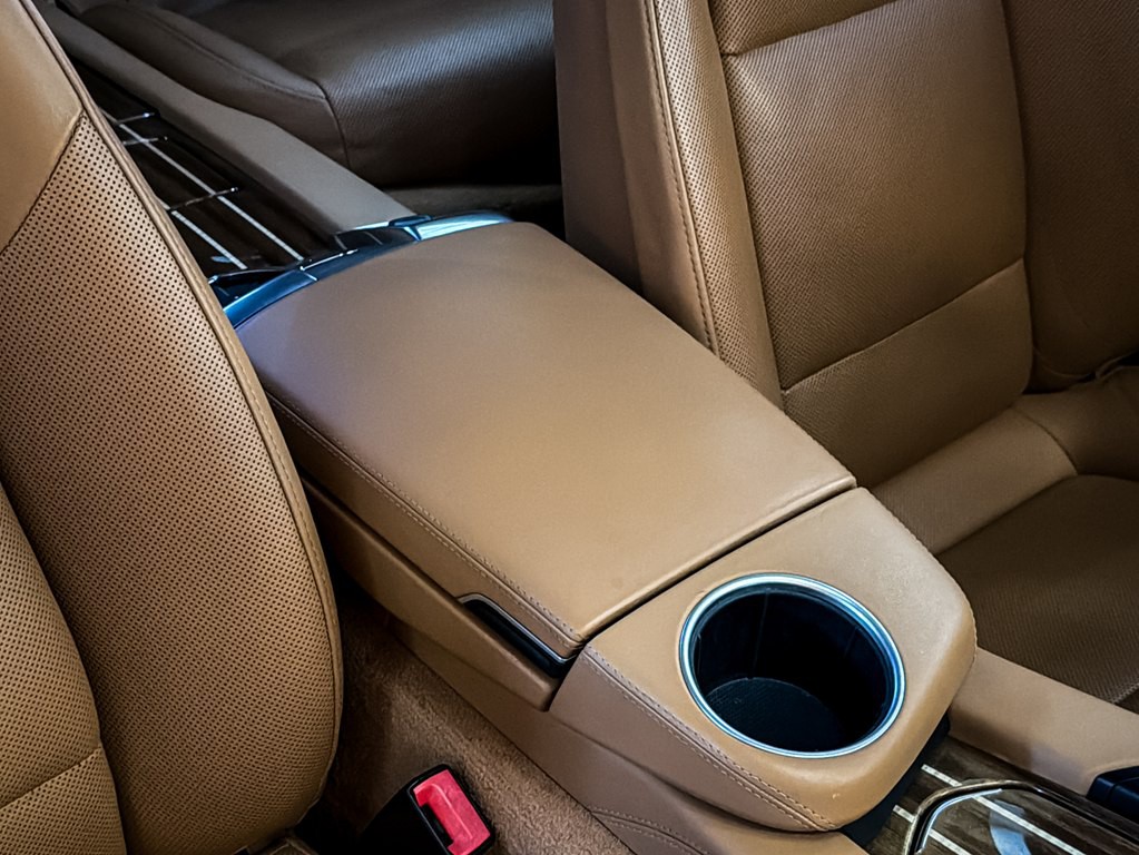 2014 Porsche Panamera Image 40