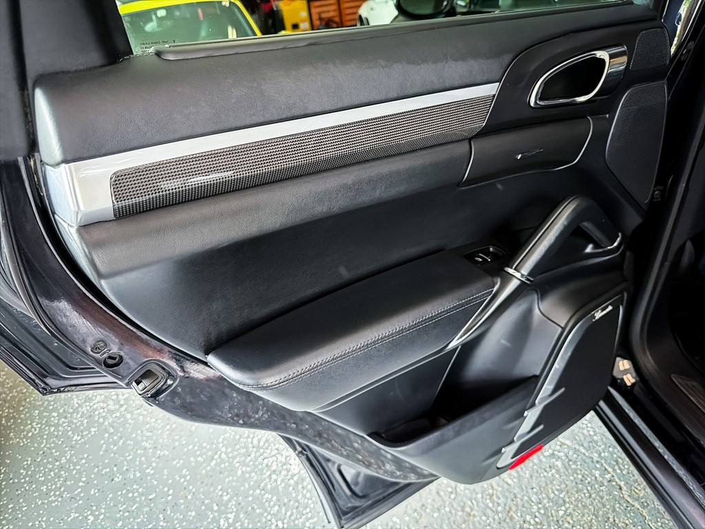 2014 Porsche Cayenne Image 7