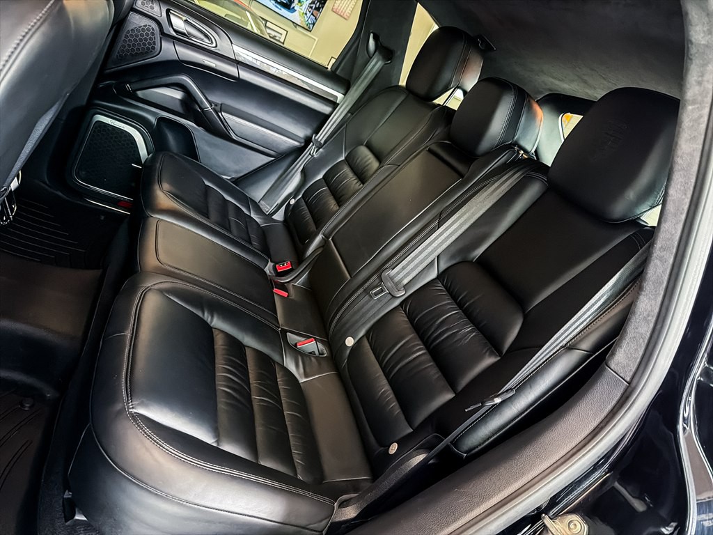 2014 Porsche Cayenne Image 8
