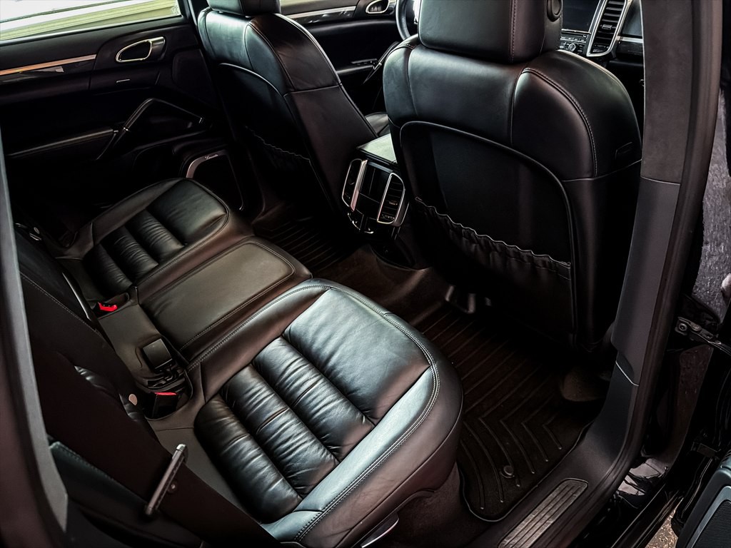 2014 Porsche Cayenne Image 10