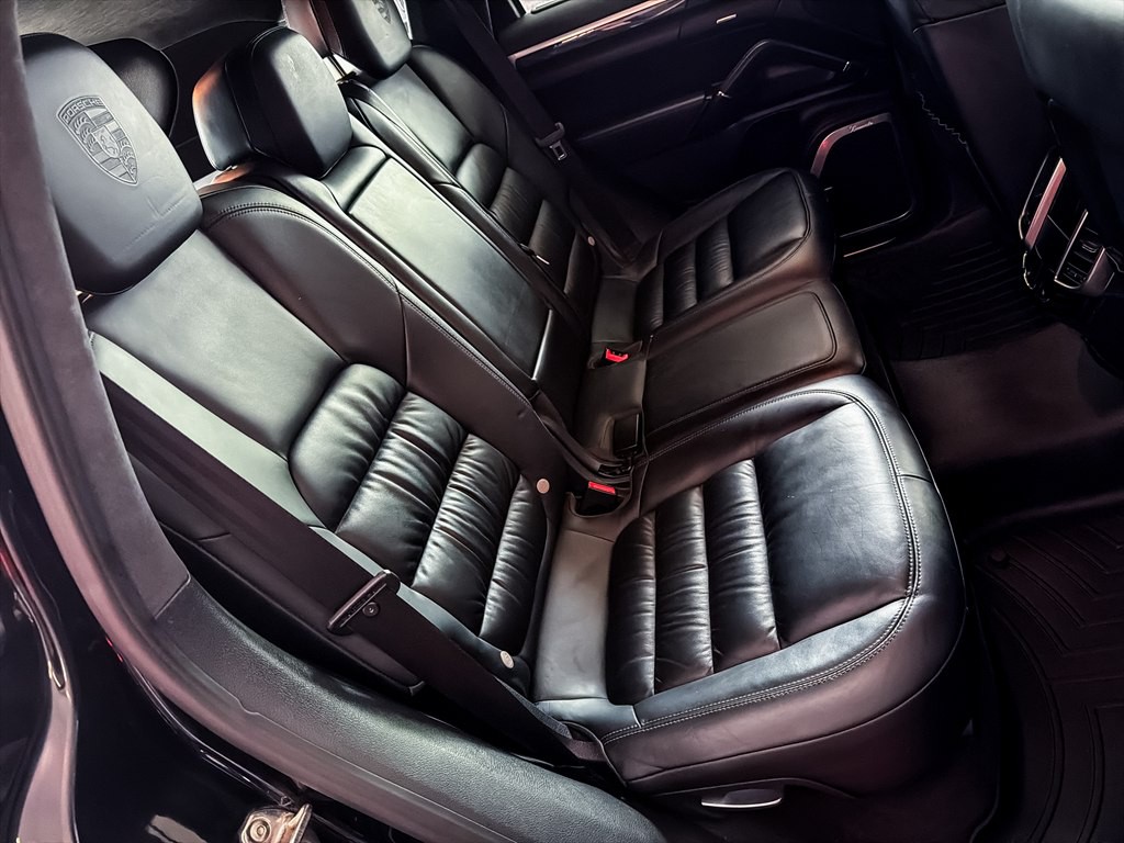2014 Porsche Cayenne Image 12