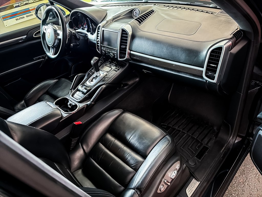 2014 Porsche Cayenne Image 13