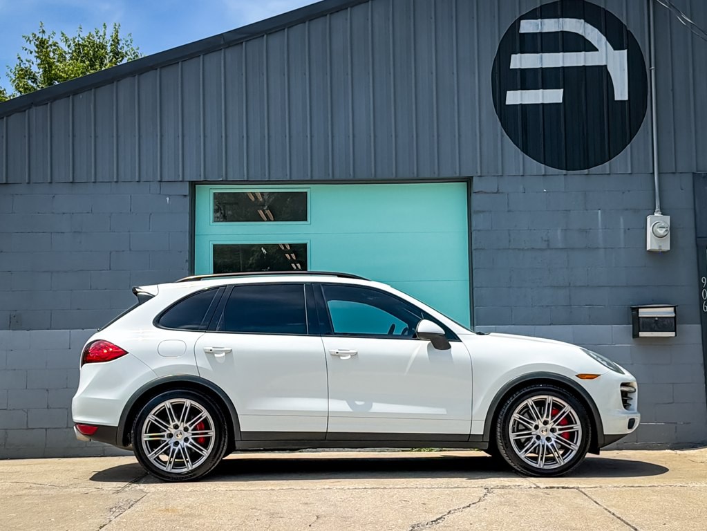 2013 Porsche Cayenne Image 10