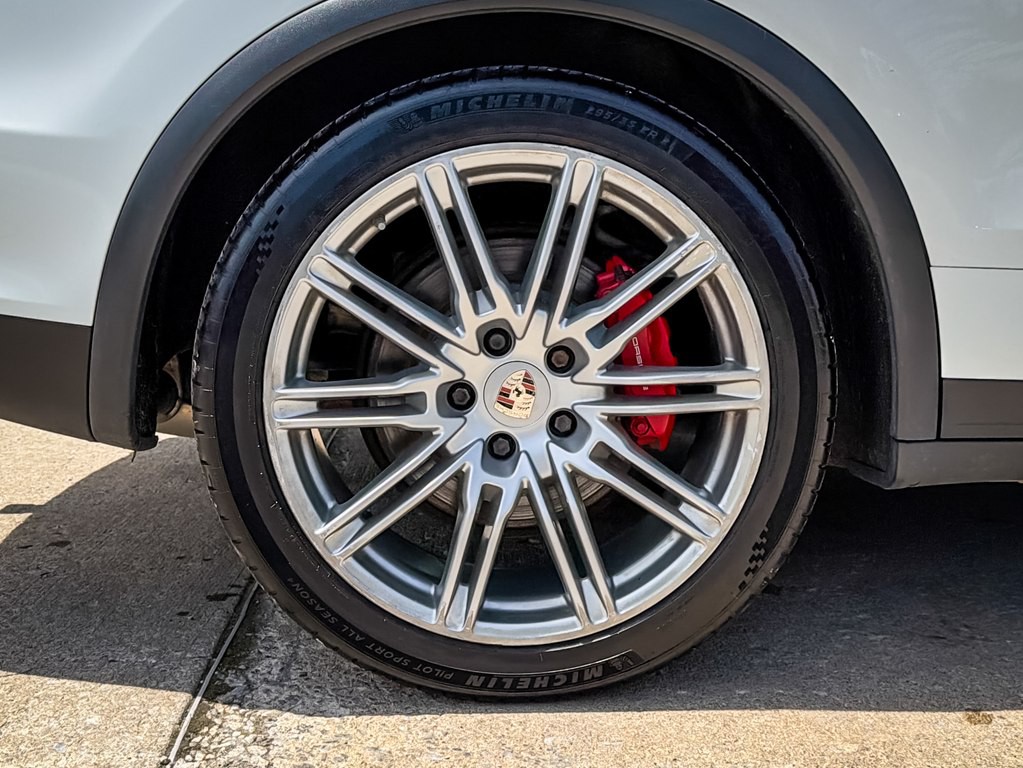 2013 Porsche Cayenne Image 12