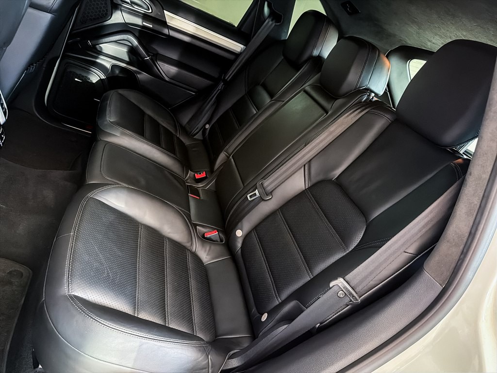 2013 Porsche Cayenne Image 22
