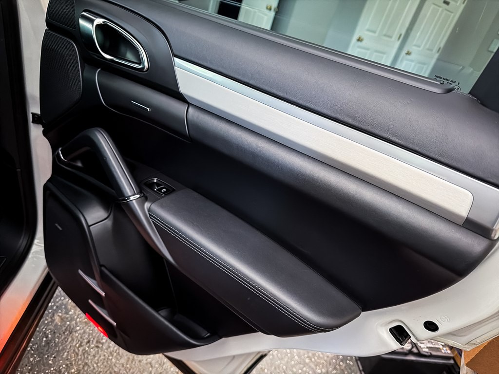 2013 Porsche Cayenne Image 24