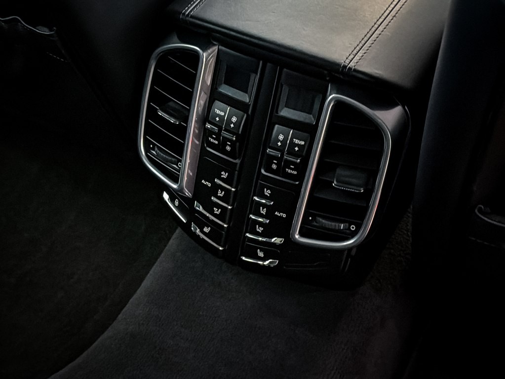 2013 Porsche Cayenne Image 32