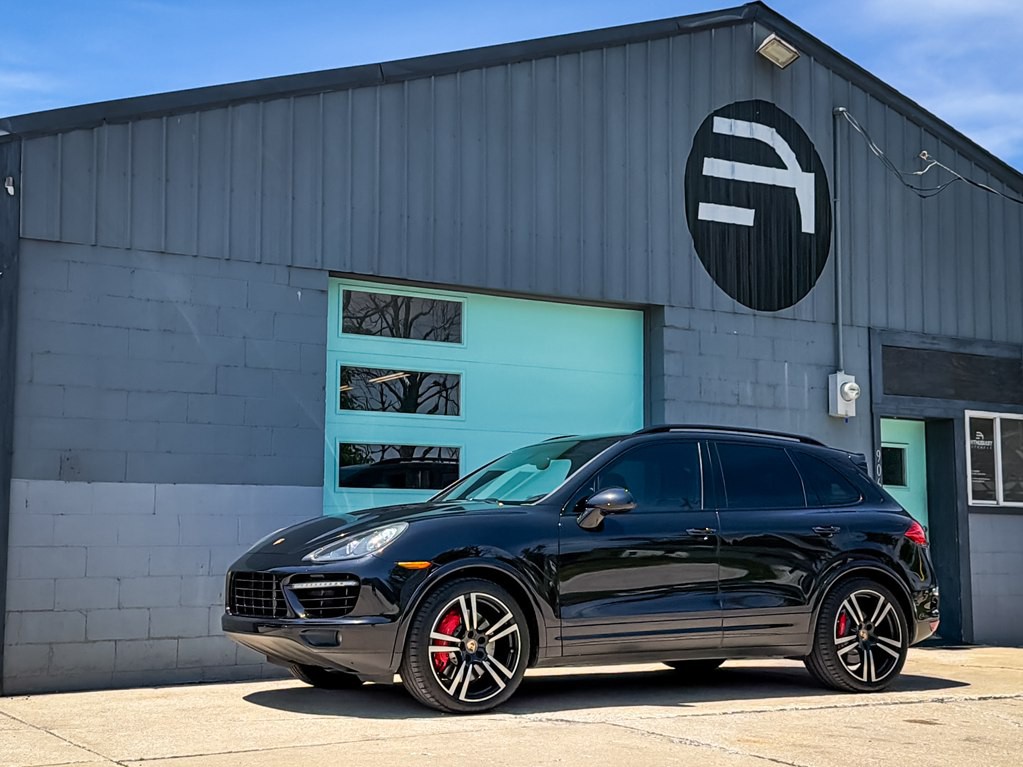 2014 Porsche Cayenne Image 2