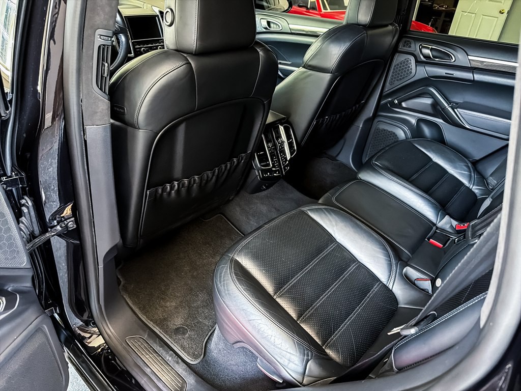 2014 Porsche Cayenne Image 20