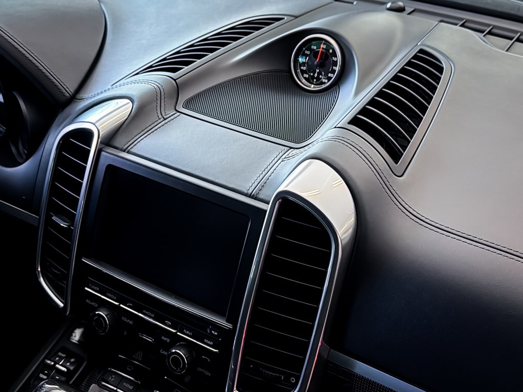 2014 Porsche Cayenne Image 32