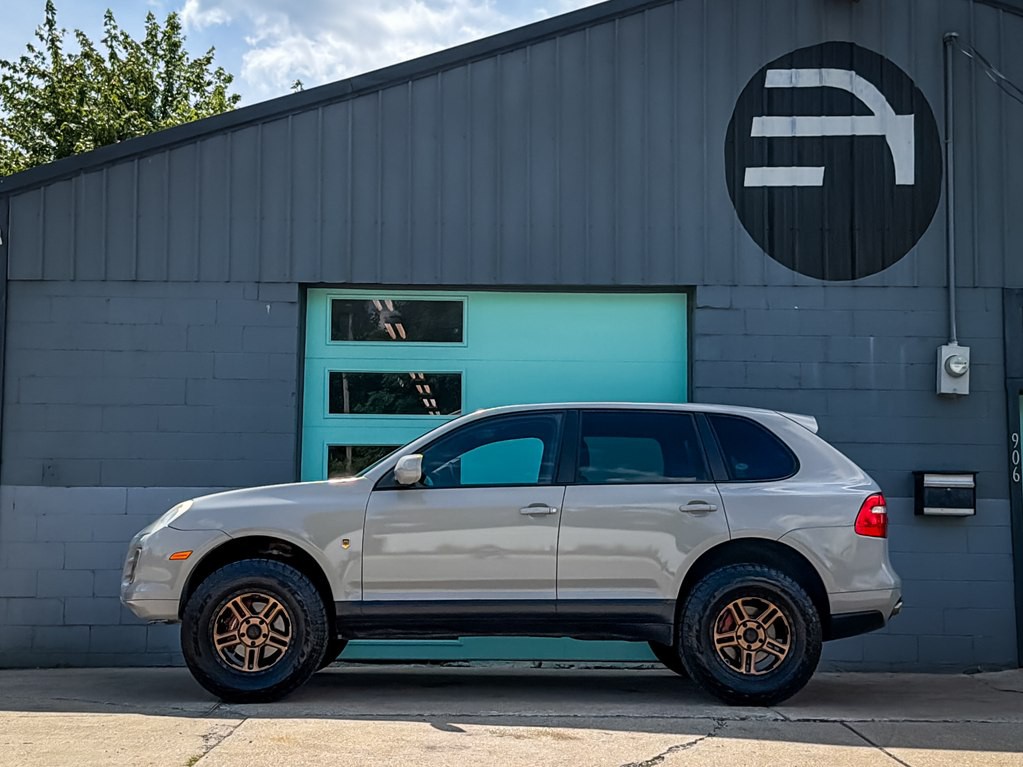 2010 Porsche Cayenne Image 3
