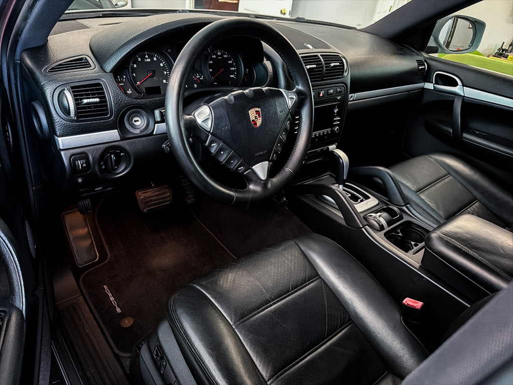 2010 Porsche Cayenne Image 16