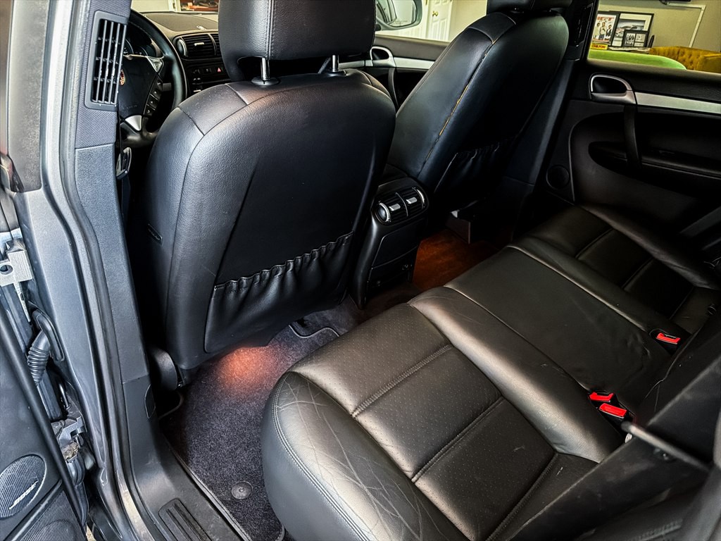 2010 Porsche Cayenne Image 20