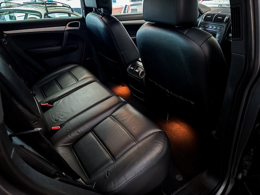 2010 Porsche Cayenne Image 24