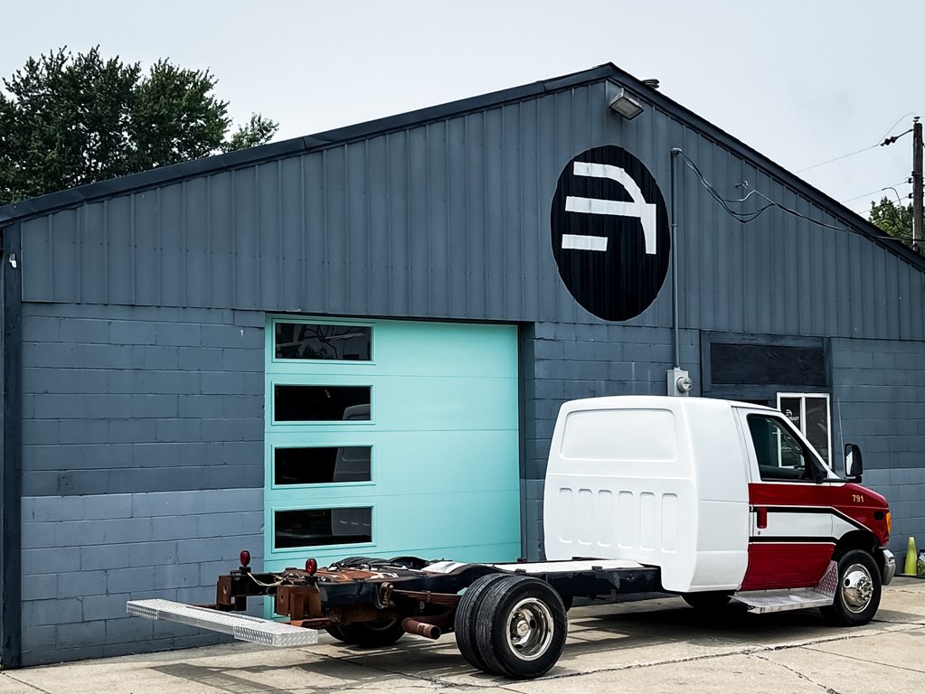 2003 Ford Econoline Image 3