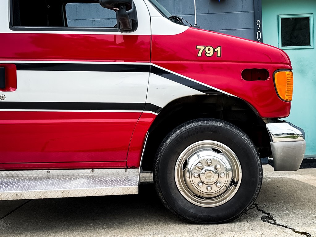 2003 Ford Econoline Image 5