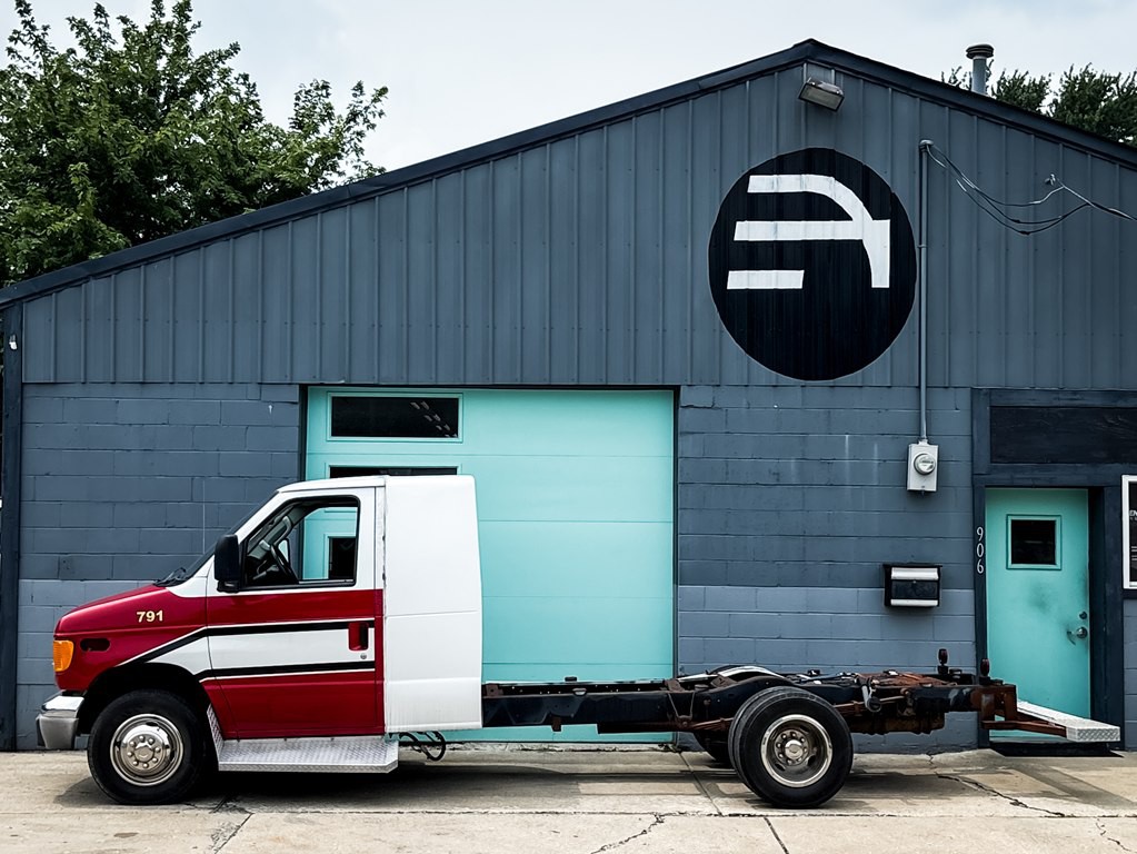 2003 Ford Econoline Image 9