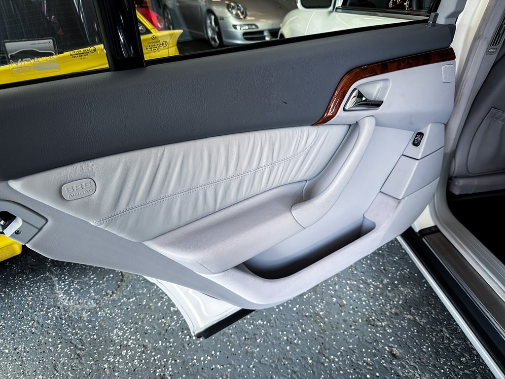 2000 Mercedes-Benz S-Class Image 21