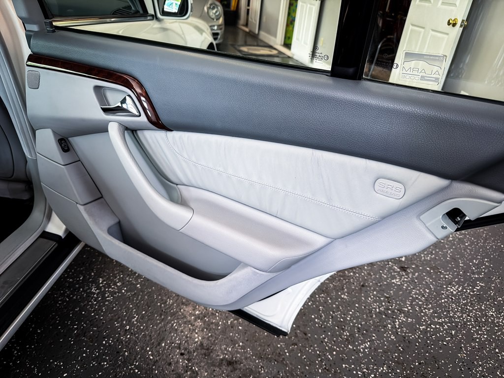 2000 Mercedes-Benz S-Class Image 25