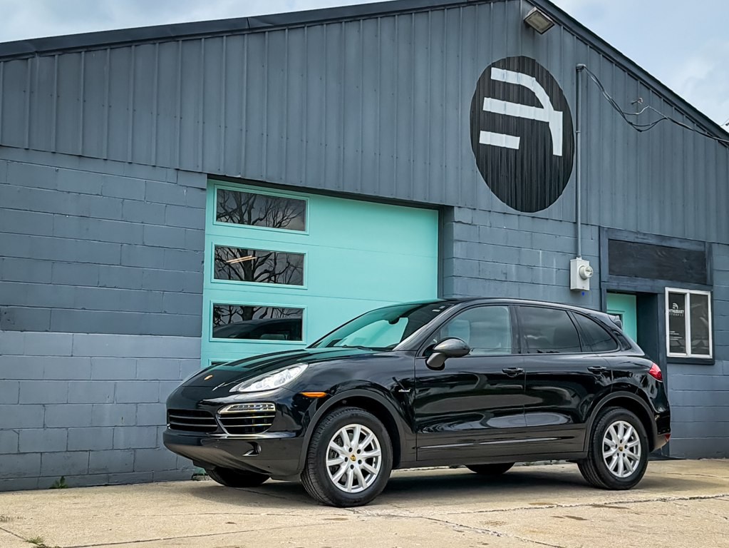 2014 Porsche Cayenne Image 2