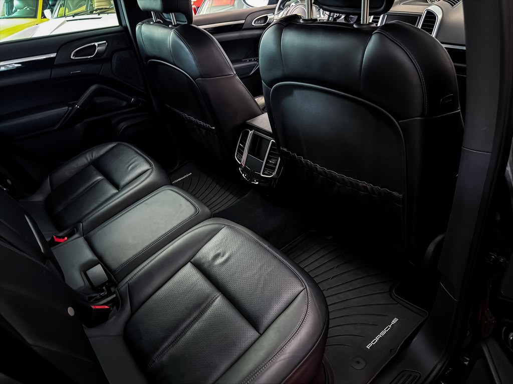 2014 Porsche Cayenne Image 24