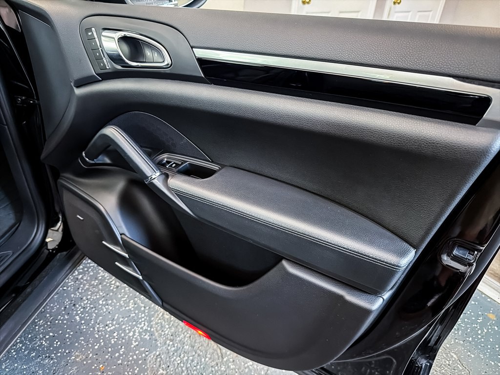 2014 Porsche Cayenne Image 28