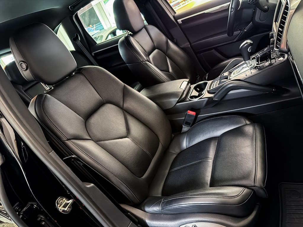 2014 Porsche Cayenne Image 29