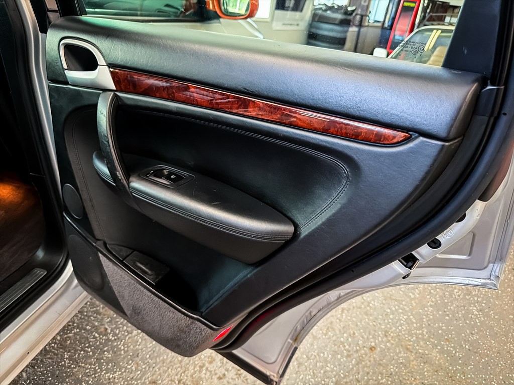 2006 Porsche Cayenne Image 25