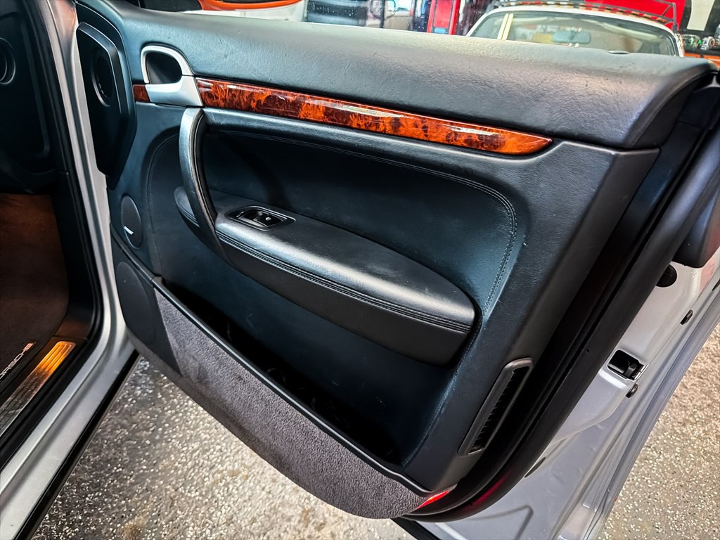 2006 Porsche Cayenne Image 28