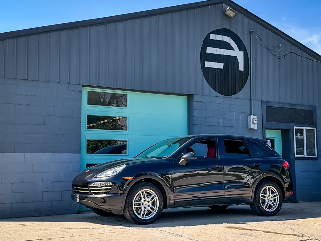 2014 Porsche Cayenne Image 2