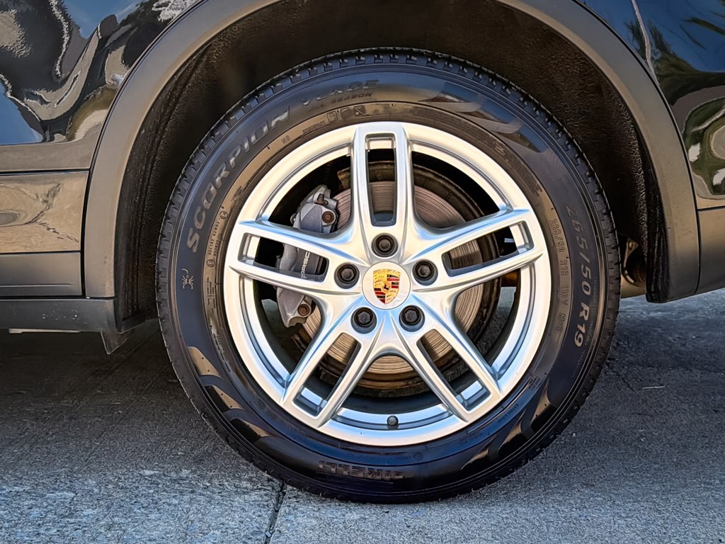 2014 Porsche Cayenne Image 8