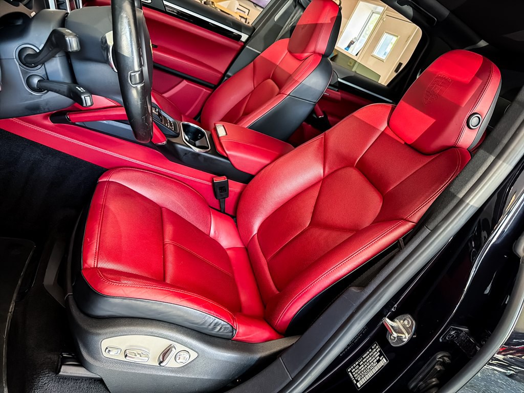 2014 Porsche Cayenne Image 18