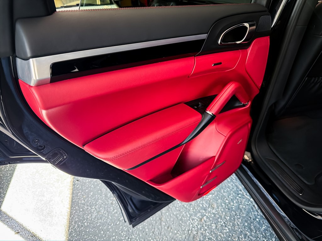 2014 Porsche Cayenne Image 21