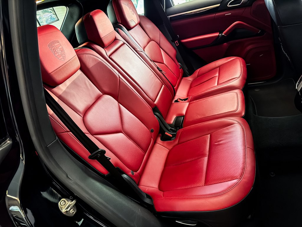 2014 Porsche Cayenne Image 26