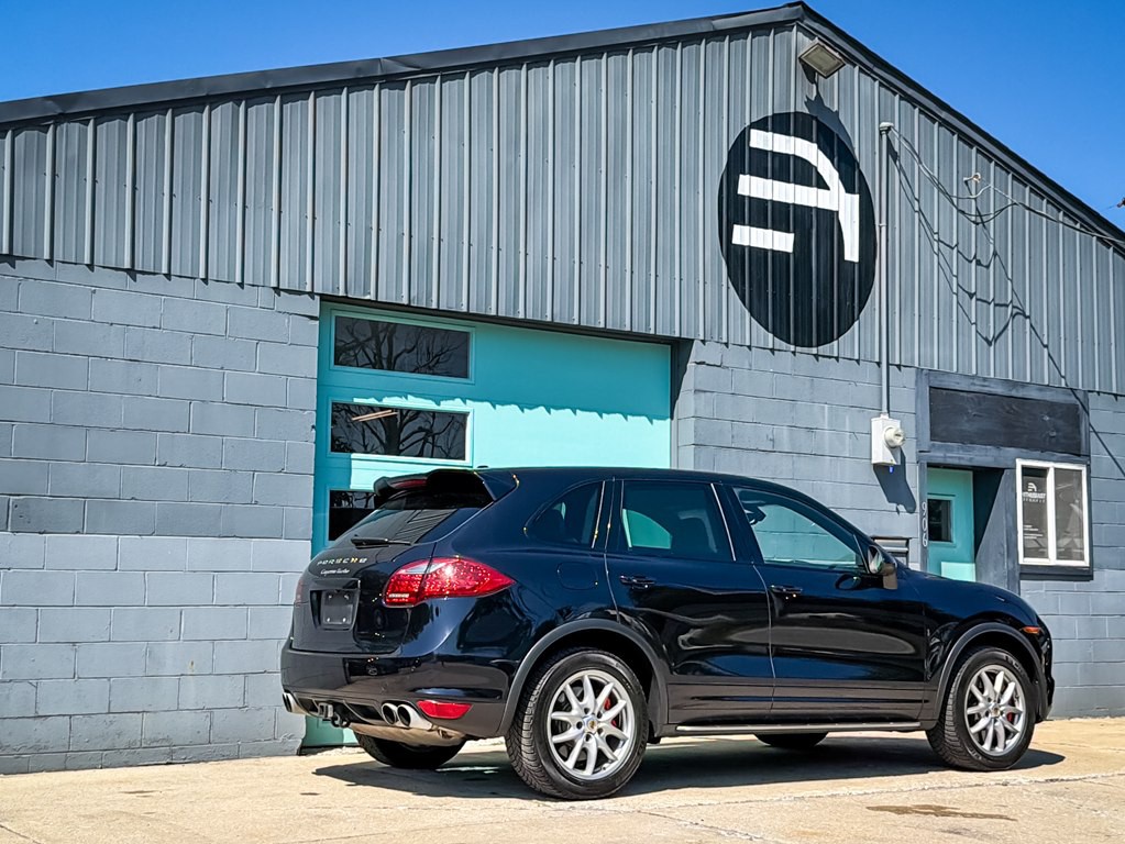 2014 Porsche Cayenne Image 9