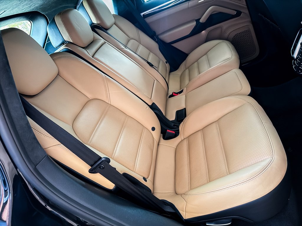 2014 Porsche Cayenne Image 26
